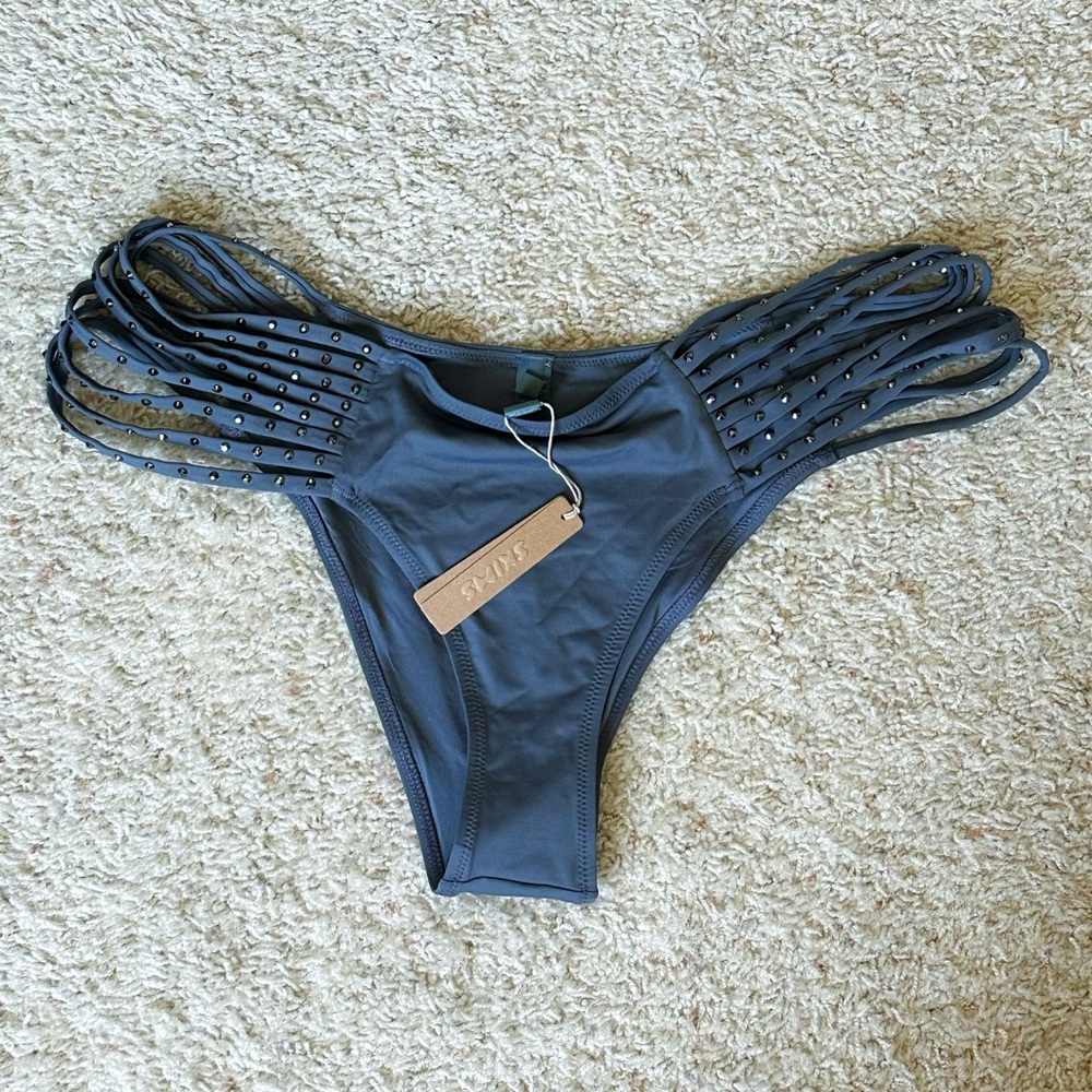 SKIMS Set: Rhinestone Bikini - Picture 8 of 10